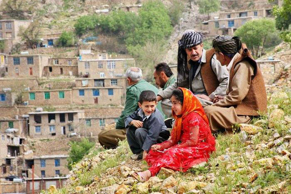 گشت و گذار در نگین غرب ایران