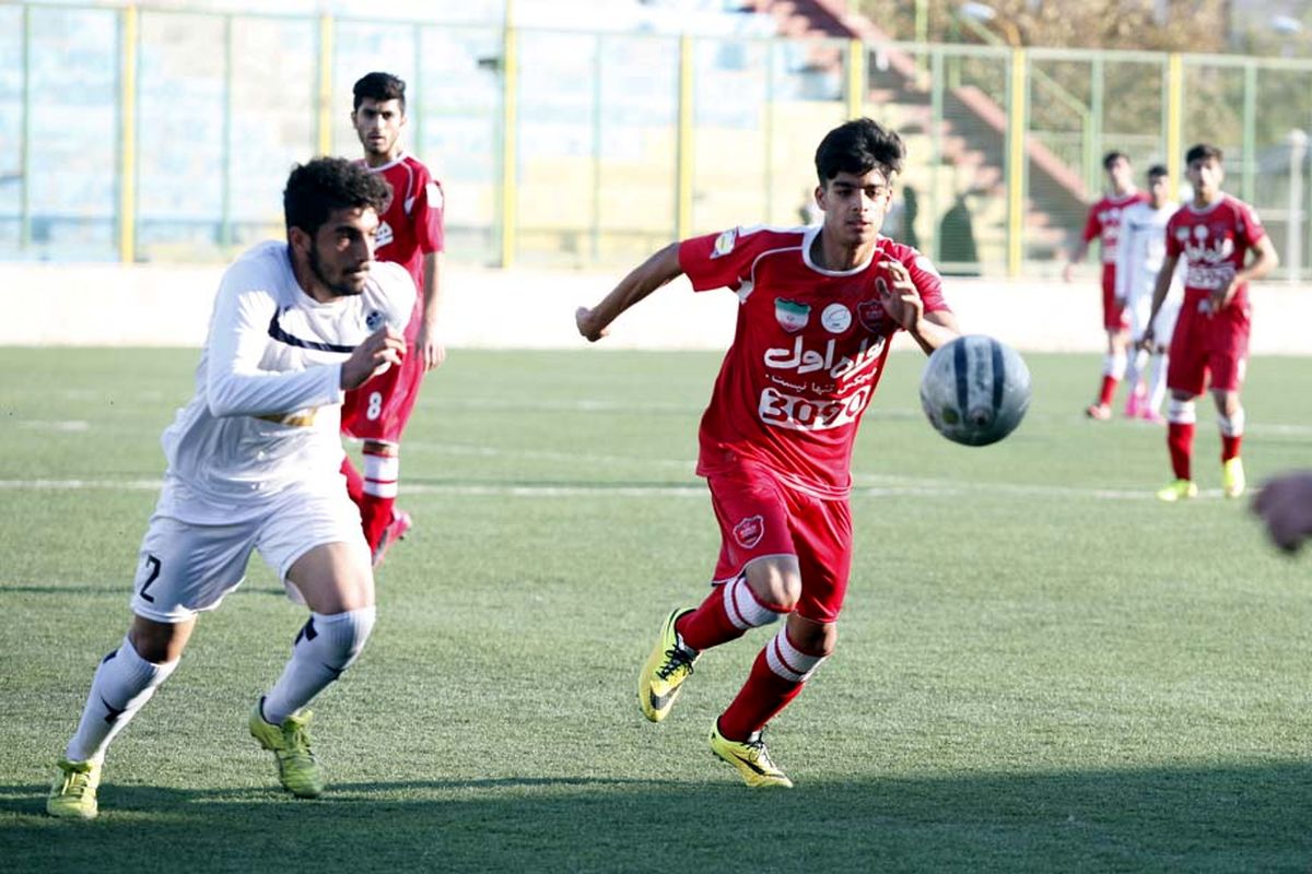 جوانان پرسپولیس، صدرنشین را متوقف کردند