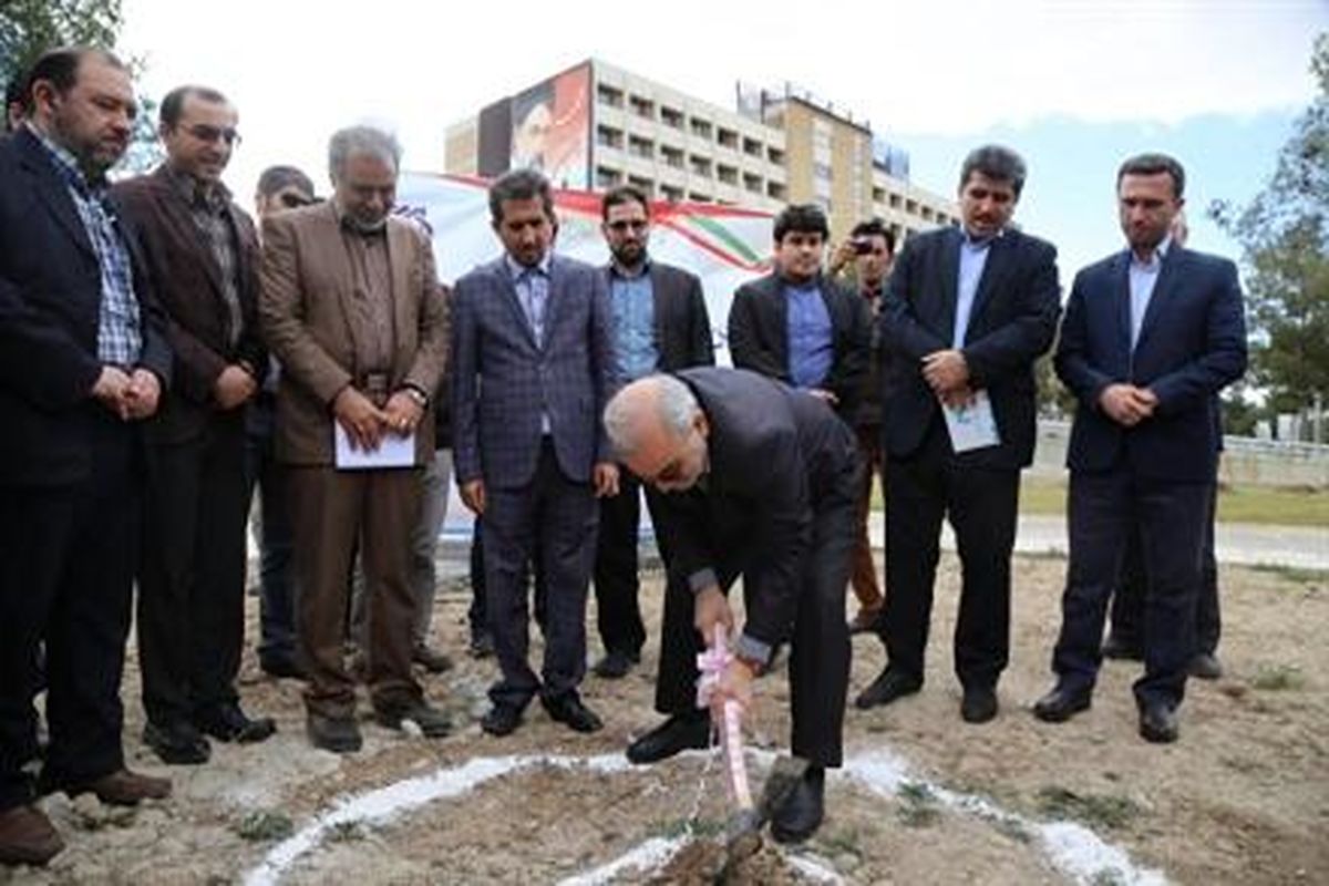 کلنگ زنی مرکز آموزشی و پژوهشی بیمارستان شهید بهشتی قم