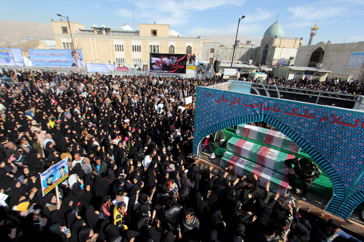 پیکر دو شهید گمنام در دانشگاه علوم پزشکی جهرم به خاک سپرده شد