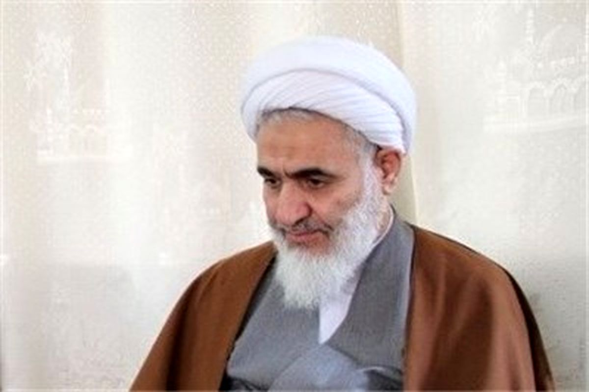 امام جمعه قزوین رای خود را به صندوق انداخت