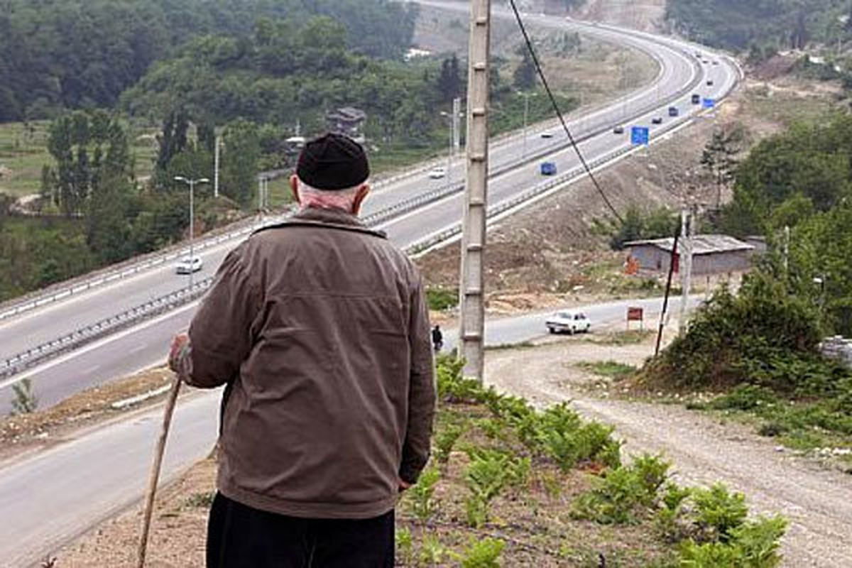 «آزادراه» از خانه هنرمندان ایران می گذرد