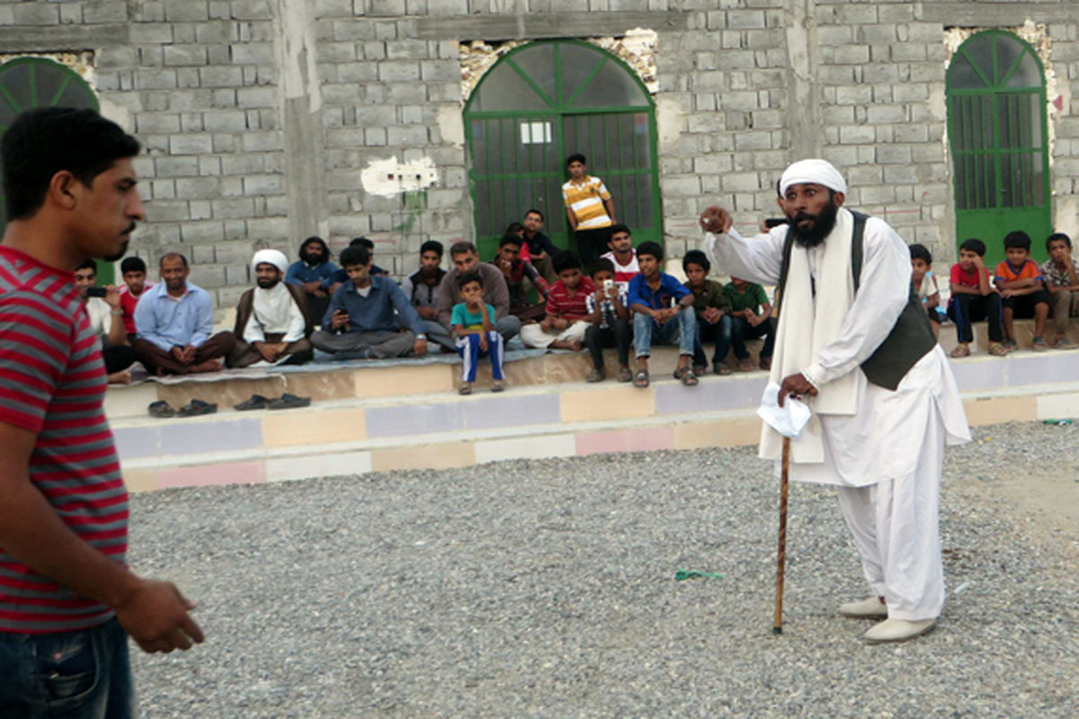 اجرای نمایش خیابانی «حق الناس» در روستای کرپان