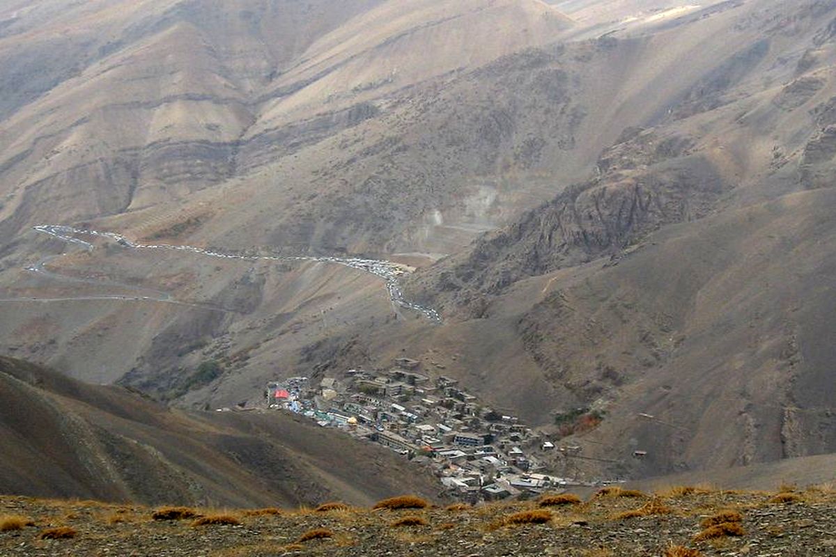 خانواده گرفتار شده در ارتفاعات امام زاده داود نجات پیدا کردند