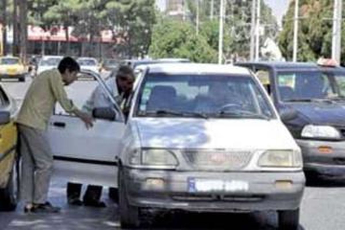 ماراتن مسافر کش های شخصی با تاکسی ها ادامه دارد