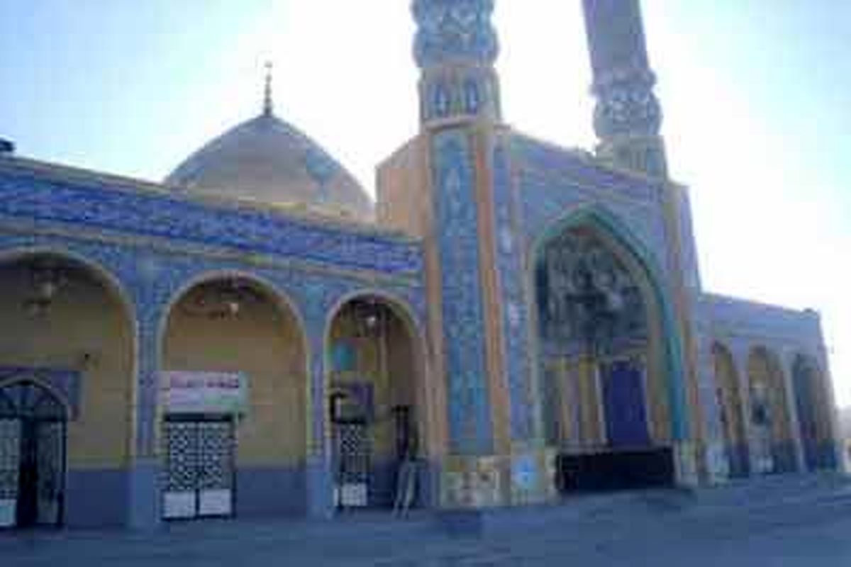 کار دیوارچینی شبستان  امام زاده علی صالح (ع) آغاز شد