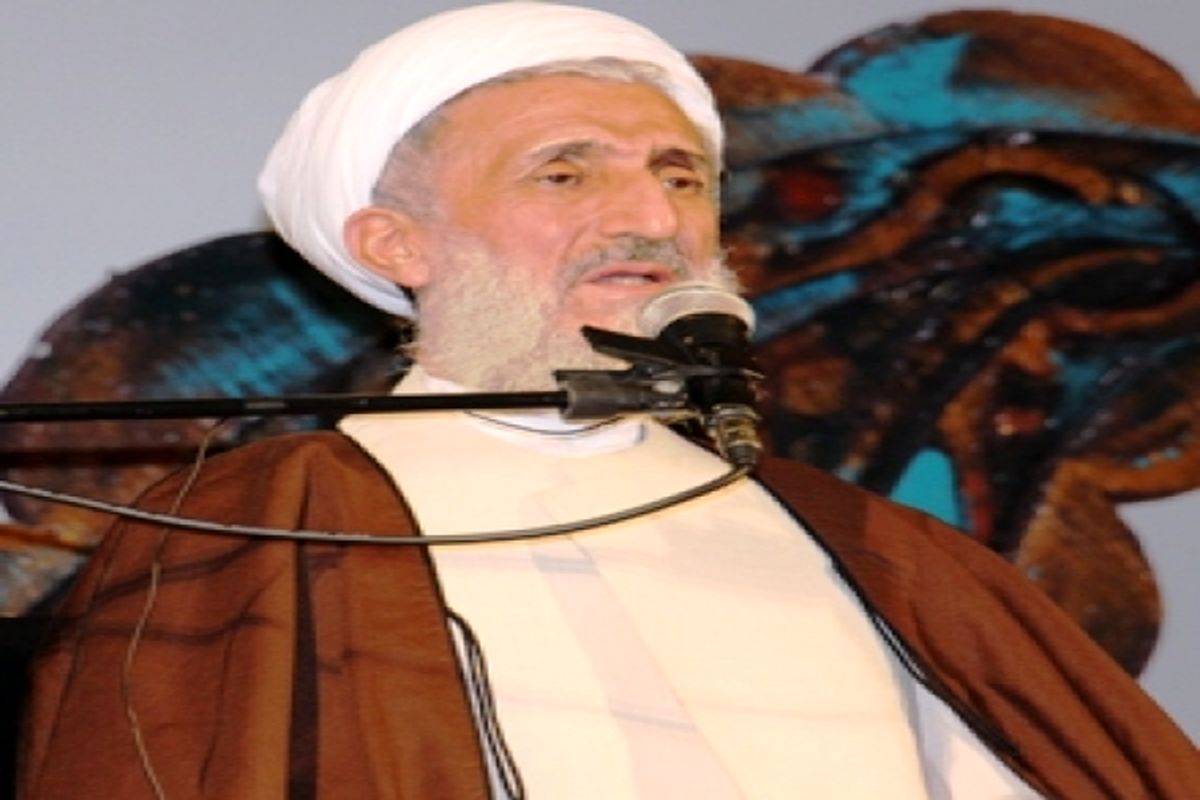 همه چیز یک مداح باید متناسب با قداست دستگاه امام حسین (ع) باشد