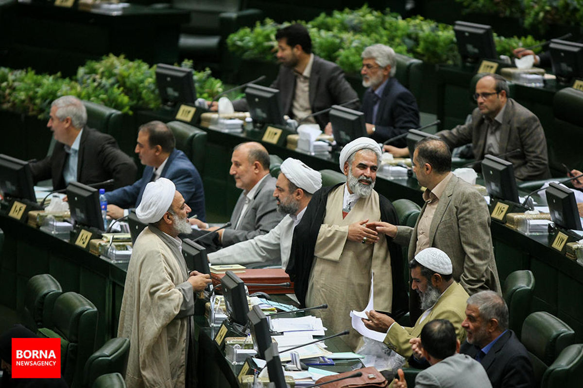 حسینیان: سیمان را روی سرت نمی ریزم، دورت می ریزم