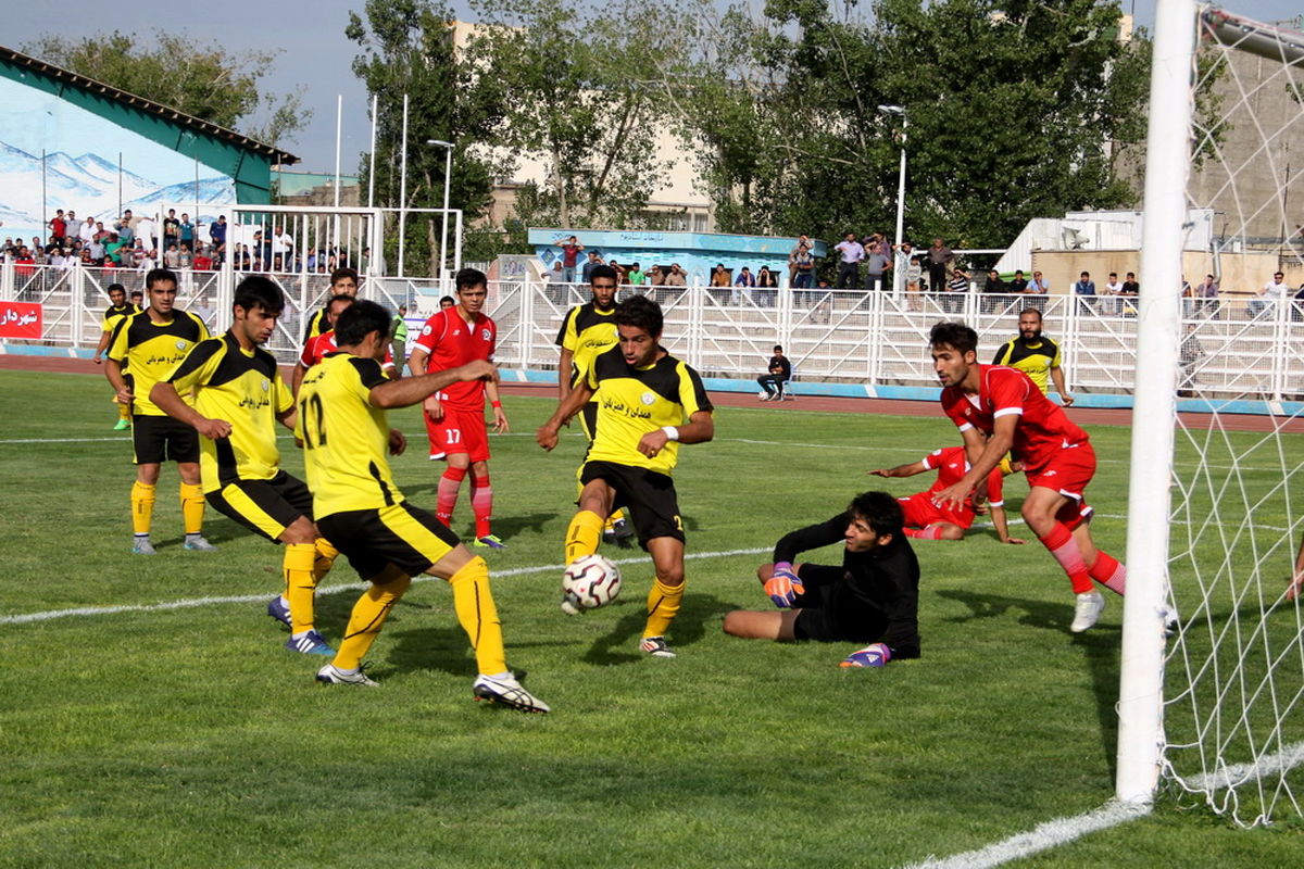 یکه تازی فجر شهید سپاسی شیراز در صدر جدول/ شکست نساجی مازنداران