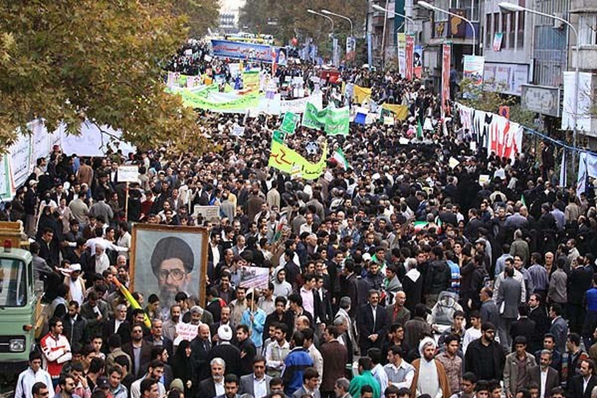 پخش زنده مراسم راهپیمایی ۱۳ آبان از رادیو تهران