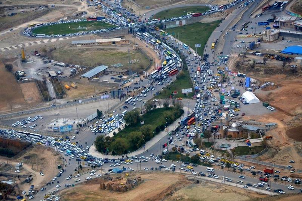 تردد خودروهای شخصی در جاده قدیم ایلام - صالح آباد