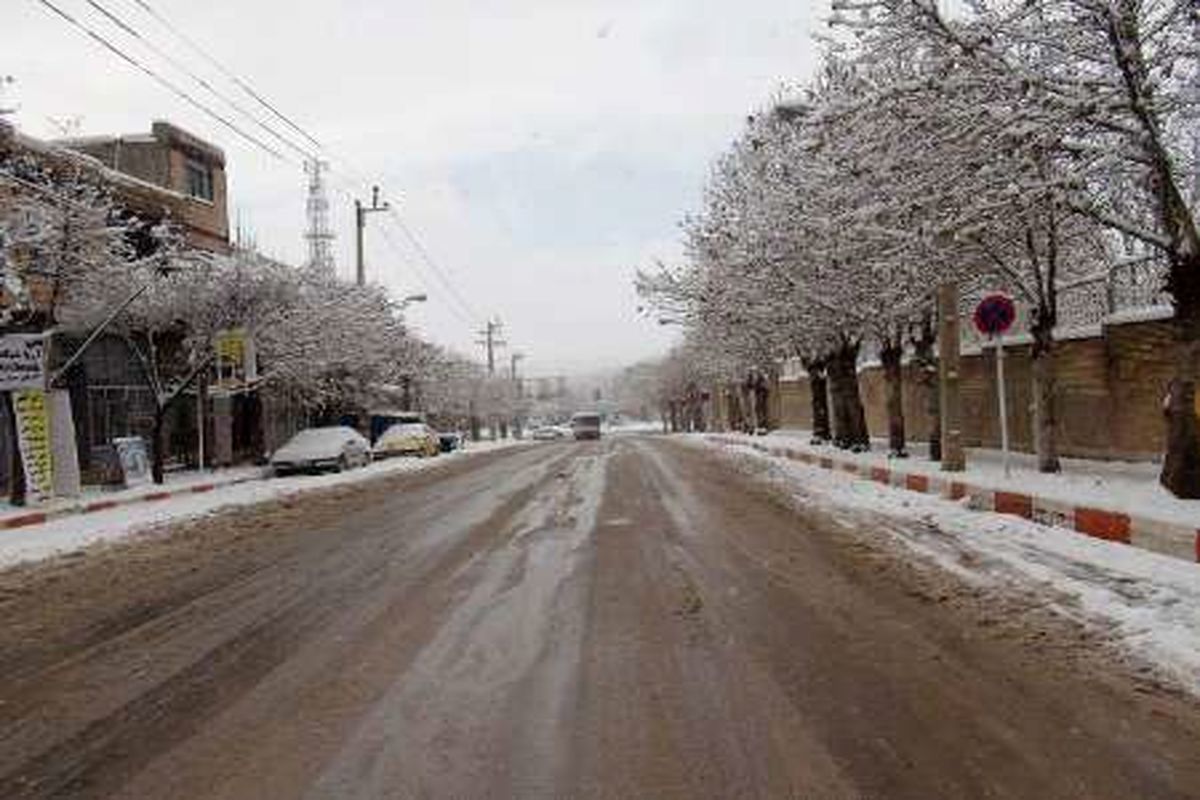 برف راه ارتباطی ۳۵ روستای پاوه را بست