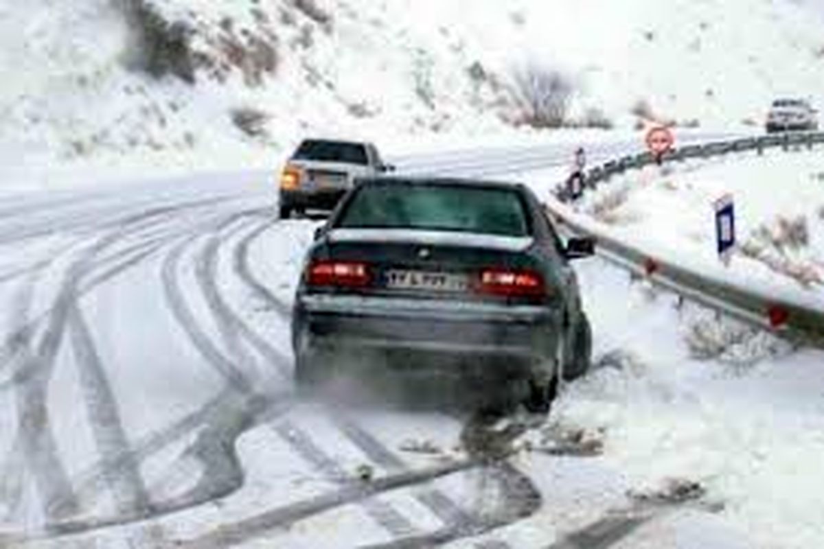 سطح جاده های خراسان رضوی لغزنده است