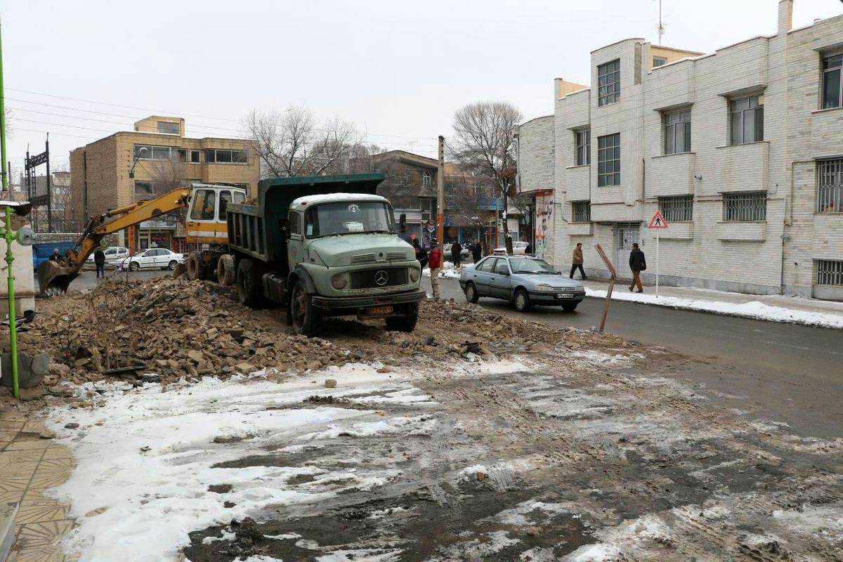 مسیر گشایی خیابان ۲۰ متری بهمن انجام شد