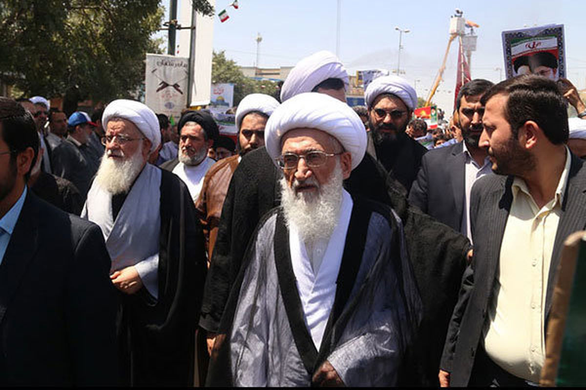 آیت الله نوری همدانی در راهپیمایی ۲۲ بهمن شرکت کرد