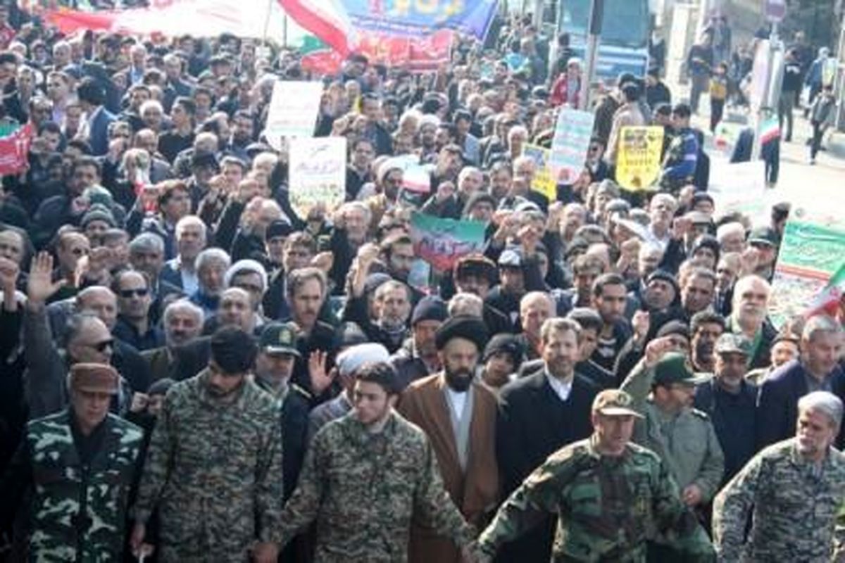 حضور مردم در راهپیمایی ۲۲ بهمن نشان دهنده پشتیبانی و حمایت مردم از  انقلاب و آرمان‌های امام راحل است