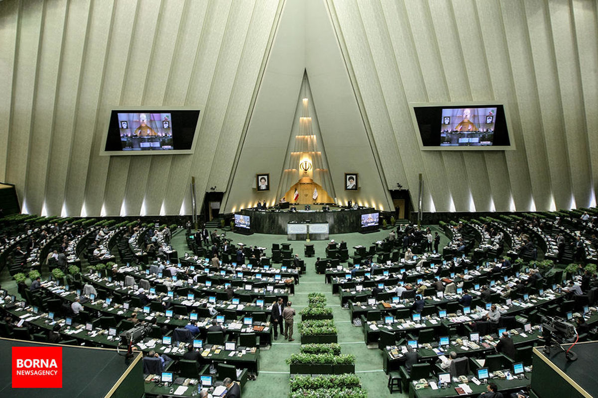 اعتماد سه باره مجلس به آخوندی / آخوندی: جای اتهام در دادگاه است نه مجلس/ واکنش لاریجانی به لابی گری در مجلس/ سلطانی فر به مجلس آمد