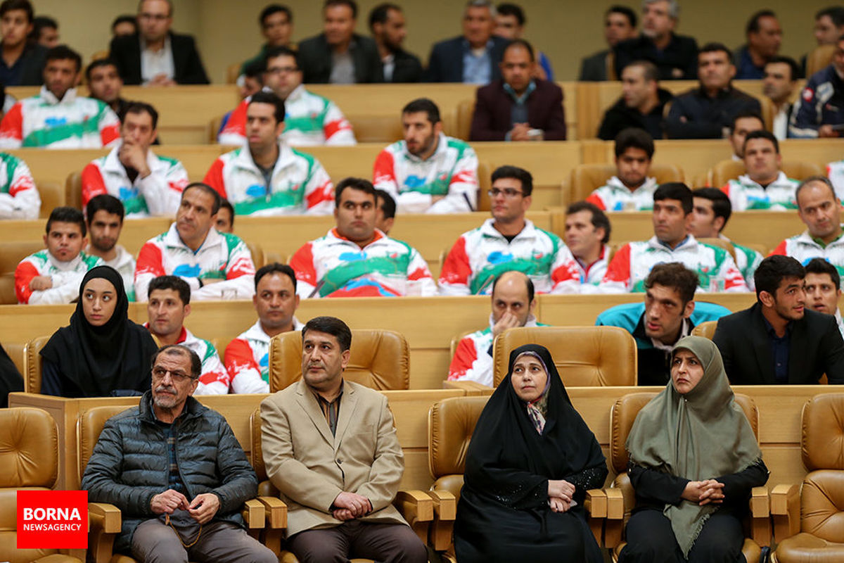 خسروی وفا: تقدیر رییس جمهور از خانواده مرحوم گلبارنژاد معنوی بود، نه مالی/ جوایز طبق آیین نامه وزارت ورزش و جوانان به قهرمانان پرداخت شد