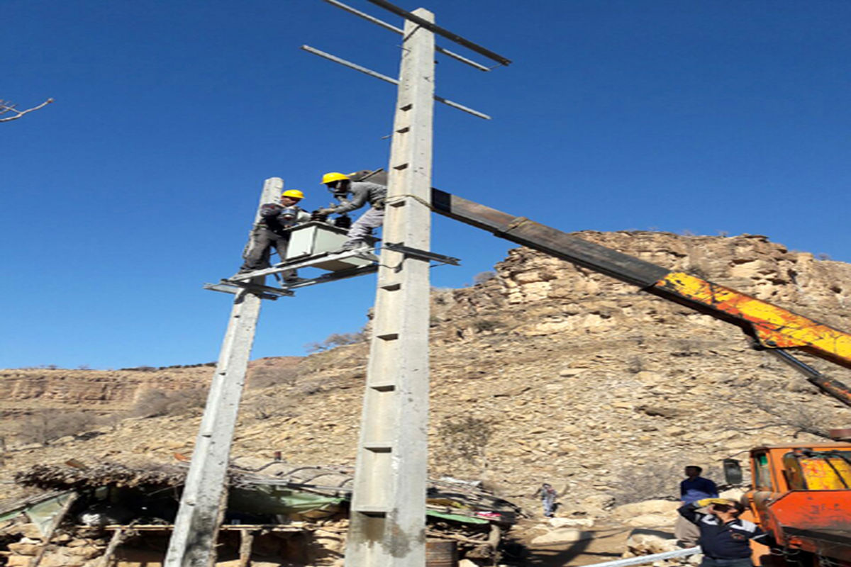 برق رسانی به روستای زرگه از نقاط صعب العبور الیگودرز