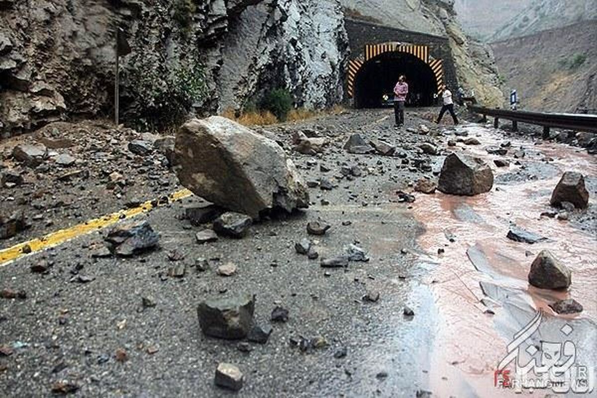 ریزش کوه در جاده چالوس جان دو جوان را گرفت