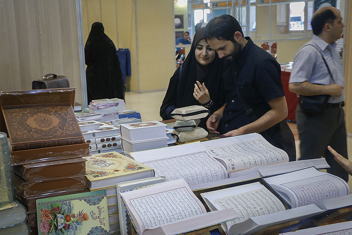 برپایی اولین نمایشگاه «قرآن و عترت» در حرم رضوی