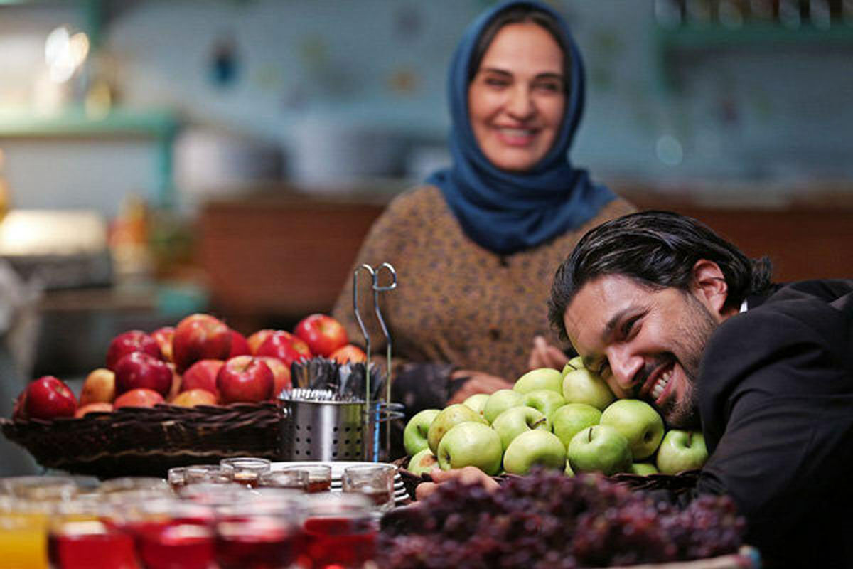 آغاز اکران نیمه شب اتفاق افتاد از اوایل مهر