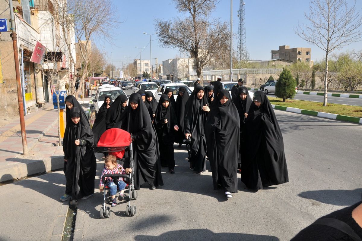 همایش پیاده روی خانوادگی «حرم تا حرم» برگزار شد