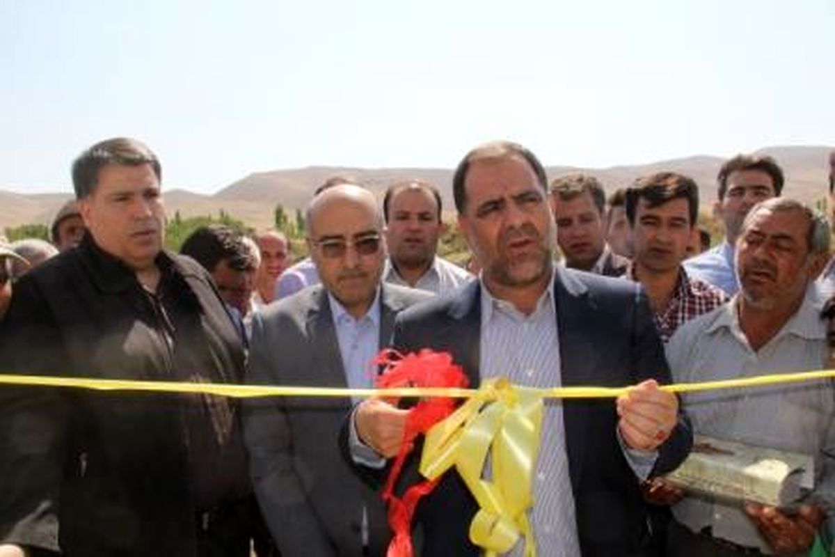 زمین چمن روستای منصور خانی کاکان افتتاح شد