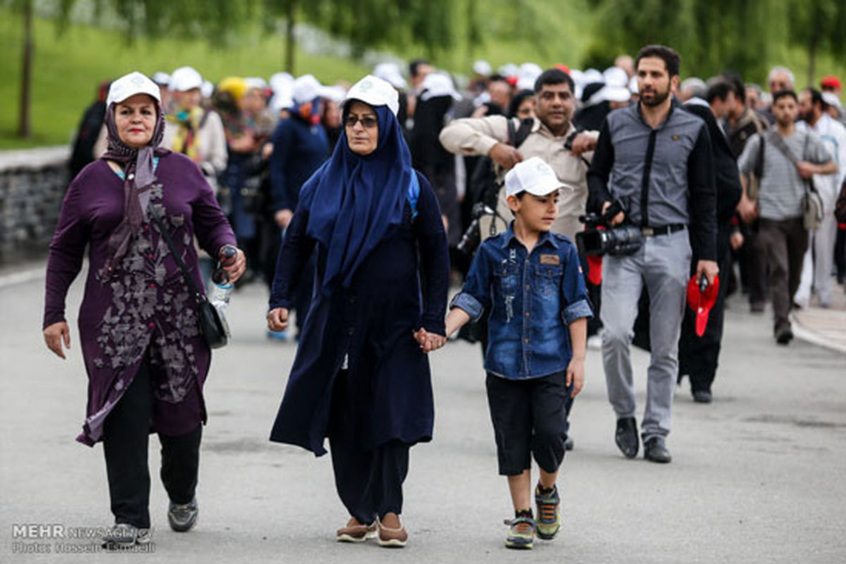 مسابقات والیبال مردان و پیاده روی بانوان در شهرستان ایوان برگزارشد