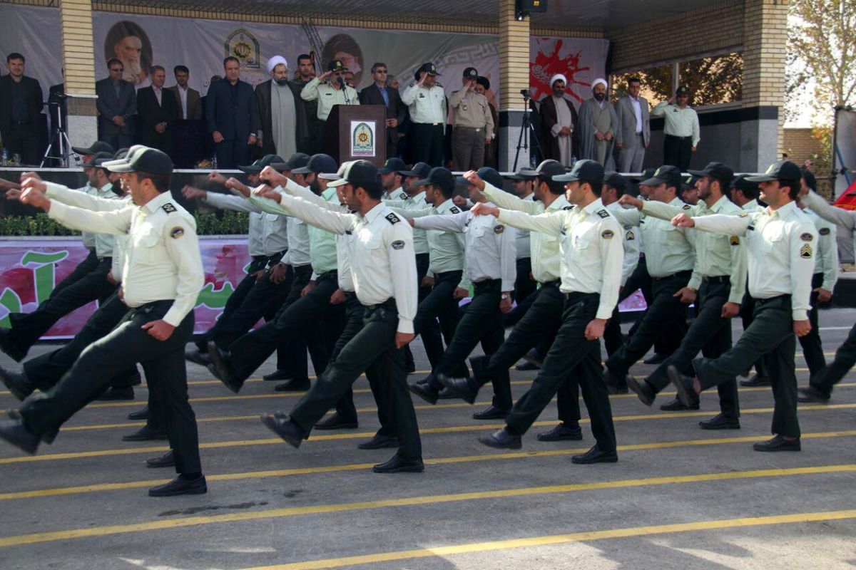 نیروی انتظامی مقتدارانه با فساد مبارزه کند