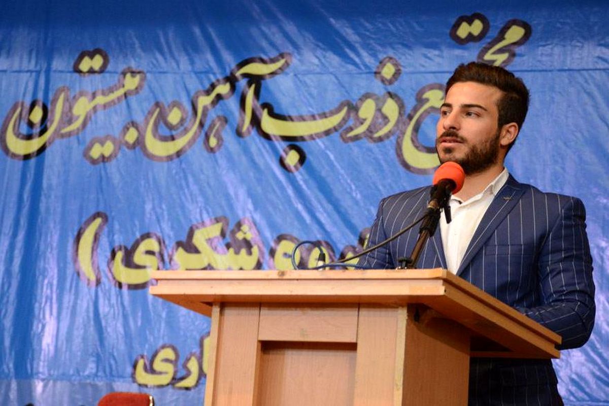 رستمی: خوشحالم که توسط یک بزرگ مرد مورد تجلیل قرار گرفتم