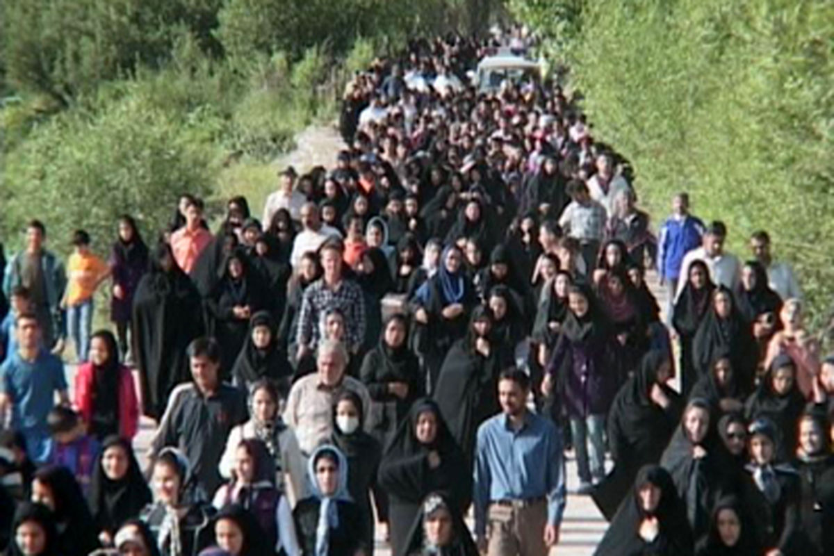 شهر ری میزبان ۱۰ هزار  ورزشکار عاشورایی در همایش پیاده روی خانوادگی به مناسبت هفته تربیت بدنی و ورزش بود