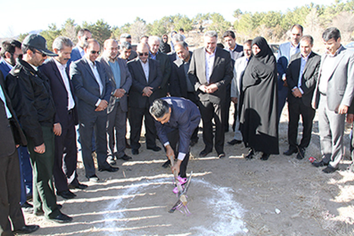 کلنگ احداث مدرسه خیر ساز ۶ کلاسه در رابر به زمین زده شد