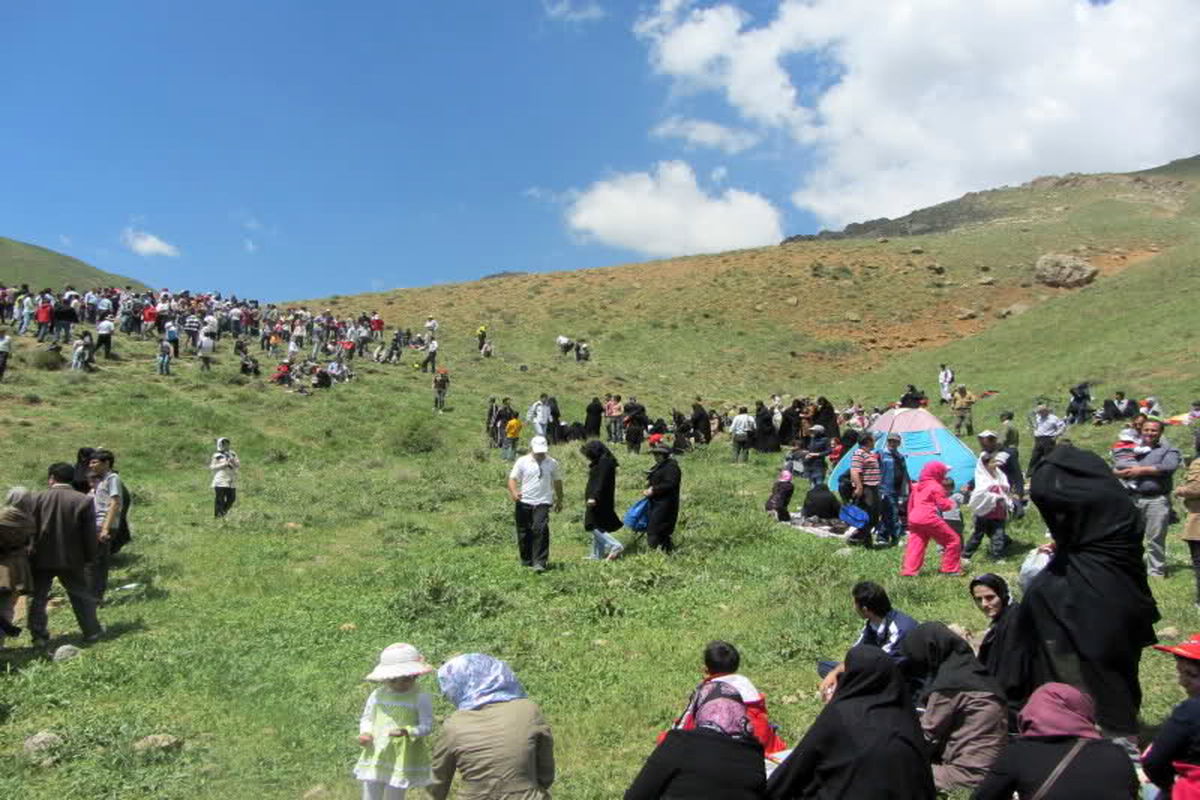 برگزار همایش کوه‌پیمایی خانوادگی در اسلام‌آبادغرب