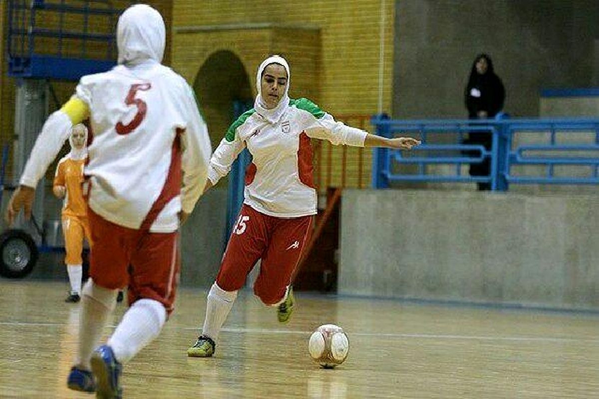 فوتسالیست شهر ستان خمینی شهر در اردوی تیم ملی فوتسال بانوان