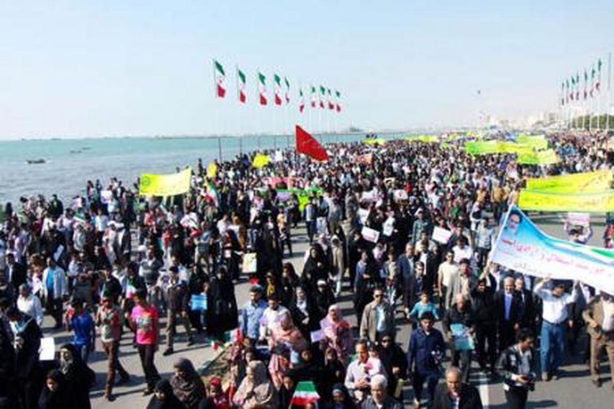 دشمنان با چشمان از حدقه در آمده چهلمین جشن پیروزی انقلاب را خواهند دید