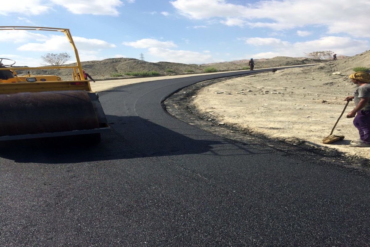 عملیات آسفالت روستای بیسکاو بشاگرد آغاز شد