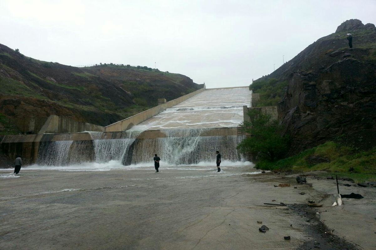 آب منطقه‌ای کردستان نسبت به سرریز شدن سدهای استان هشدار داد/سد گاوشان پس از ۱۰ سال سرریز شد