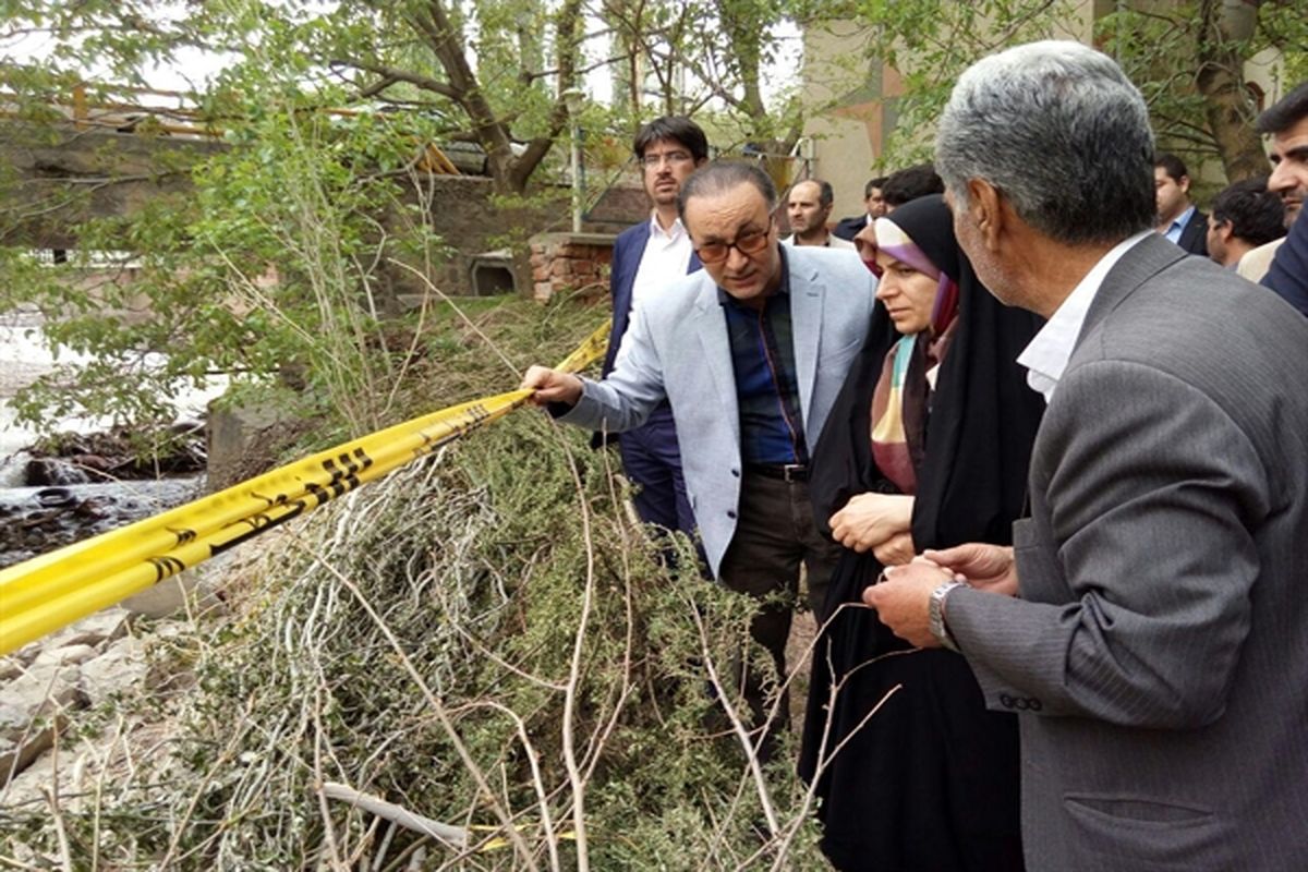 بازدید احمدی‌پور از کمپ گردشگری قرمزی‌گل در آذرشهر