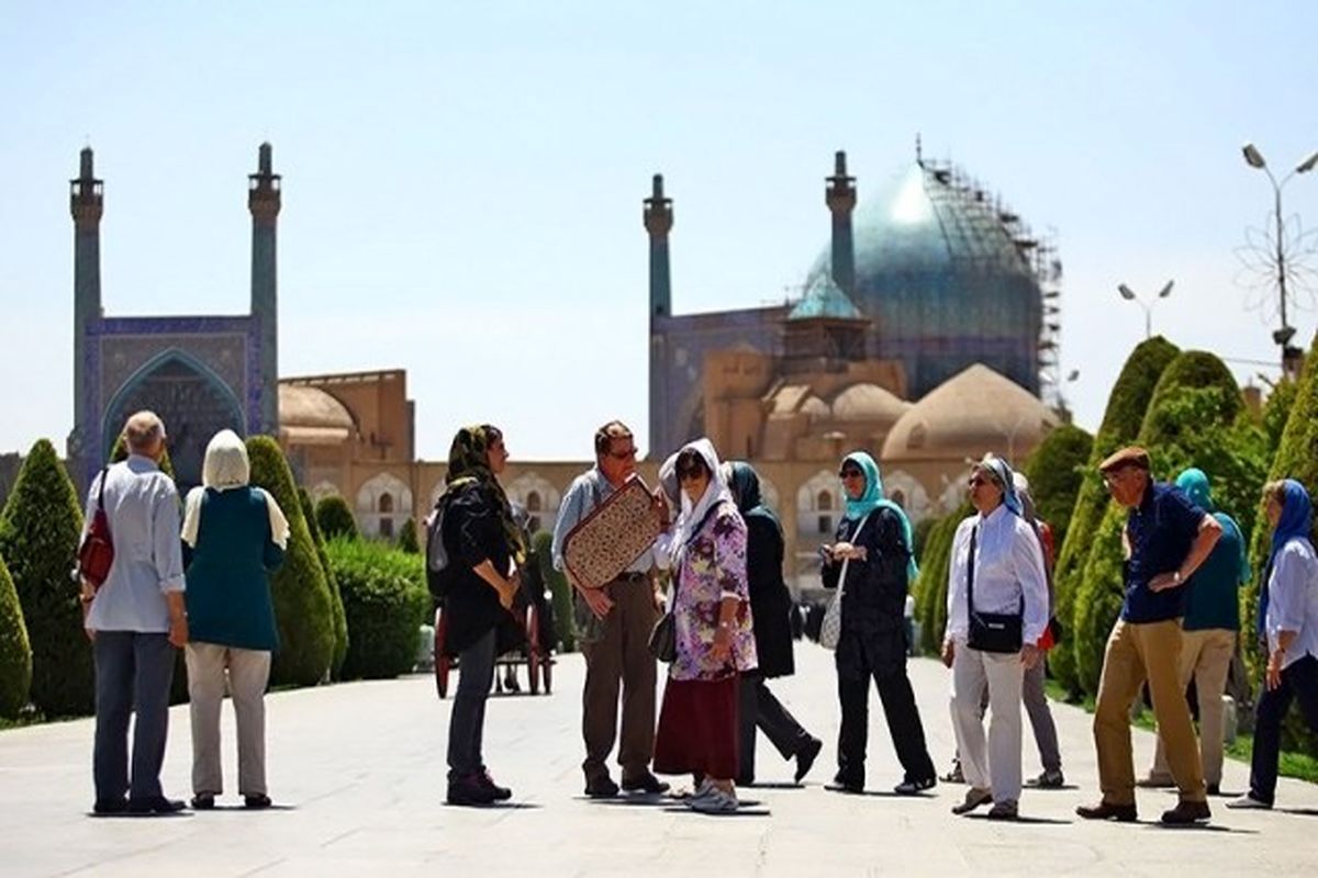 حضور بیش از هشتاد و پنج هزار گردشگر خارجی در بناهای تاریخی استان اصفهان در فروردین ۹۶