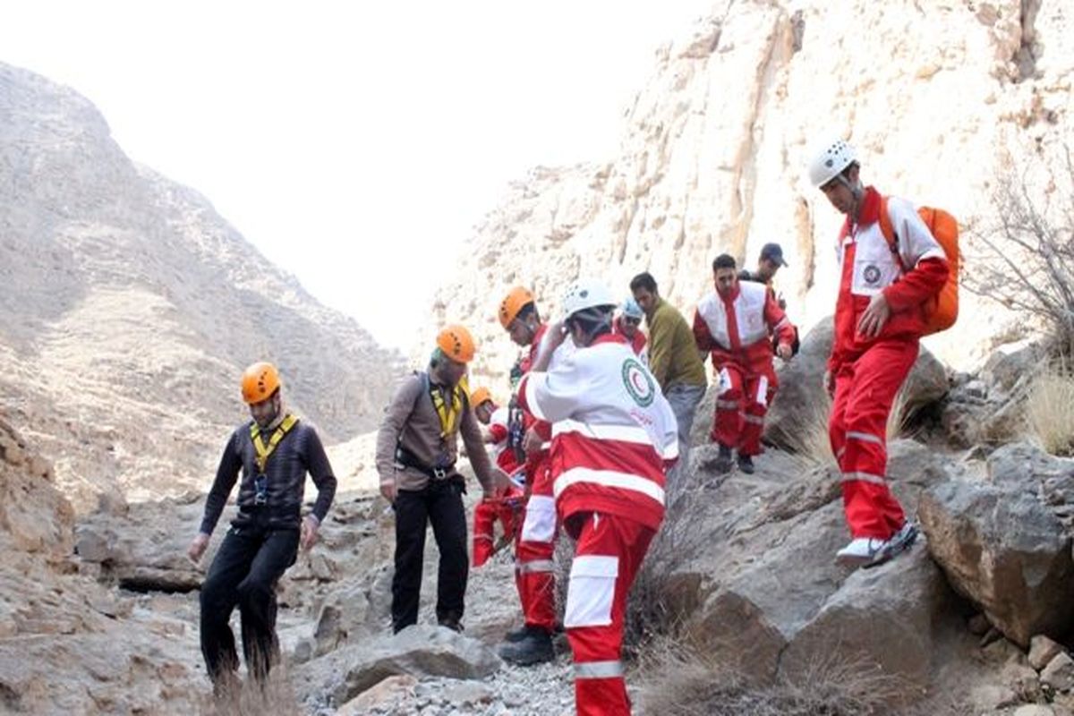 نجات جان ۱۰ کوهنورد زنجانی در ارتفاعات فومن