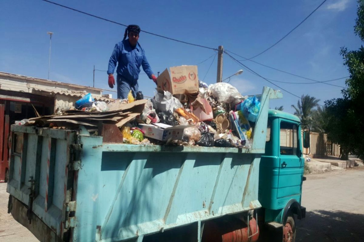 روزانه ۶۰ تن زباله در شادگان جمع آورى مى شود