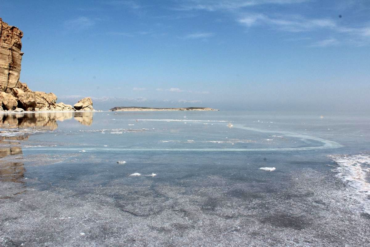 با ادامه روند سالهای قبل، اکنون دریاچه ارومیه وجود نداشت