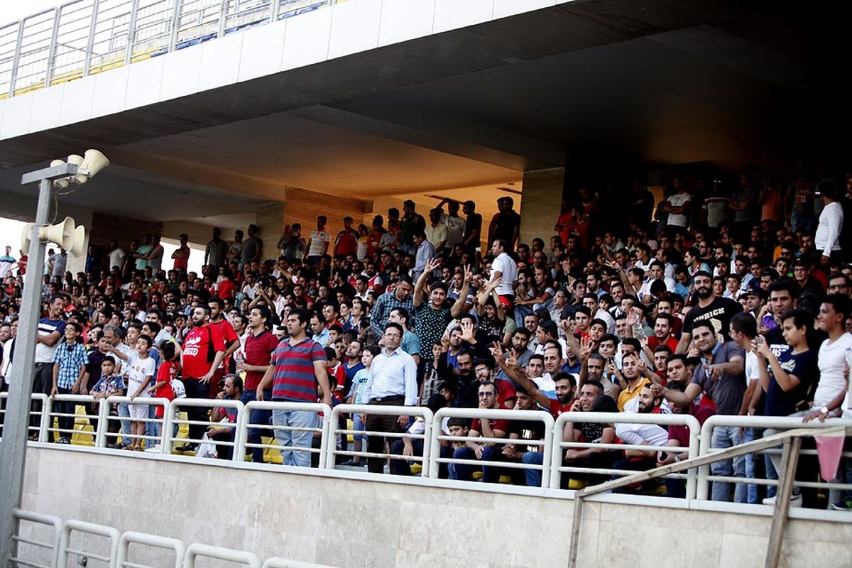 هواداران پرسپولیس در ورزشگاه شهید کاظمی سنگ تمام گذاشتند