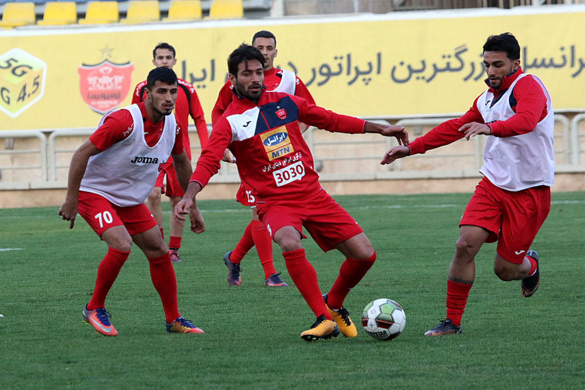 پرسپولیس از ساعت ۱۶ به مصاف پاراگ می‌رود