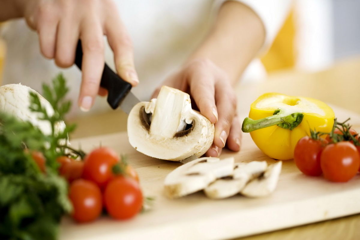 این مواد غذایی با سرطان مبارزه می کنند