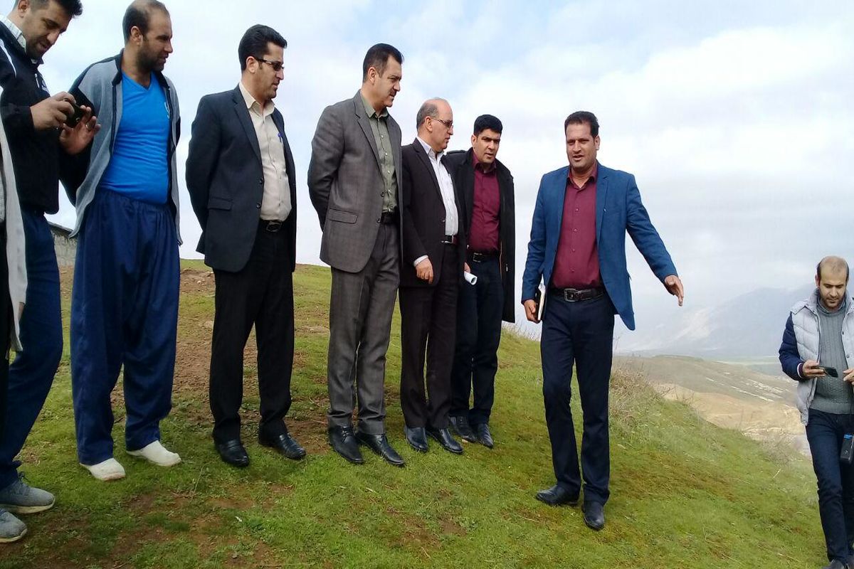 جاده بین مزارع روستای  جوب سرخ بازگشایی می شود