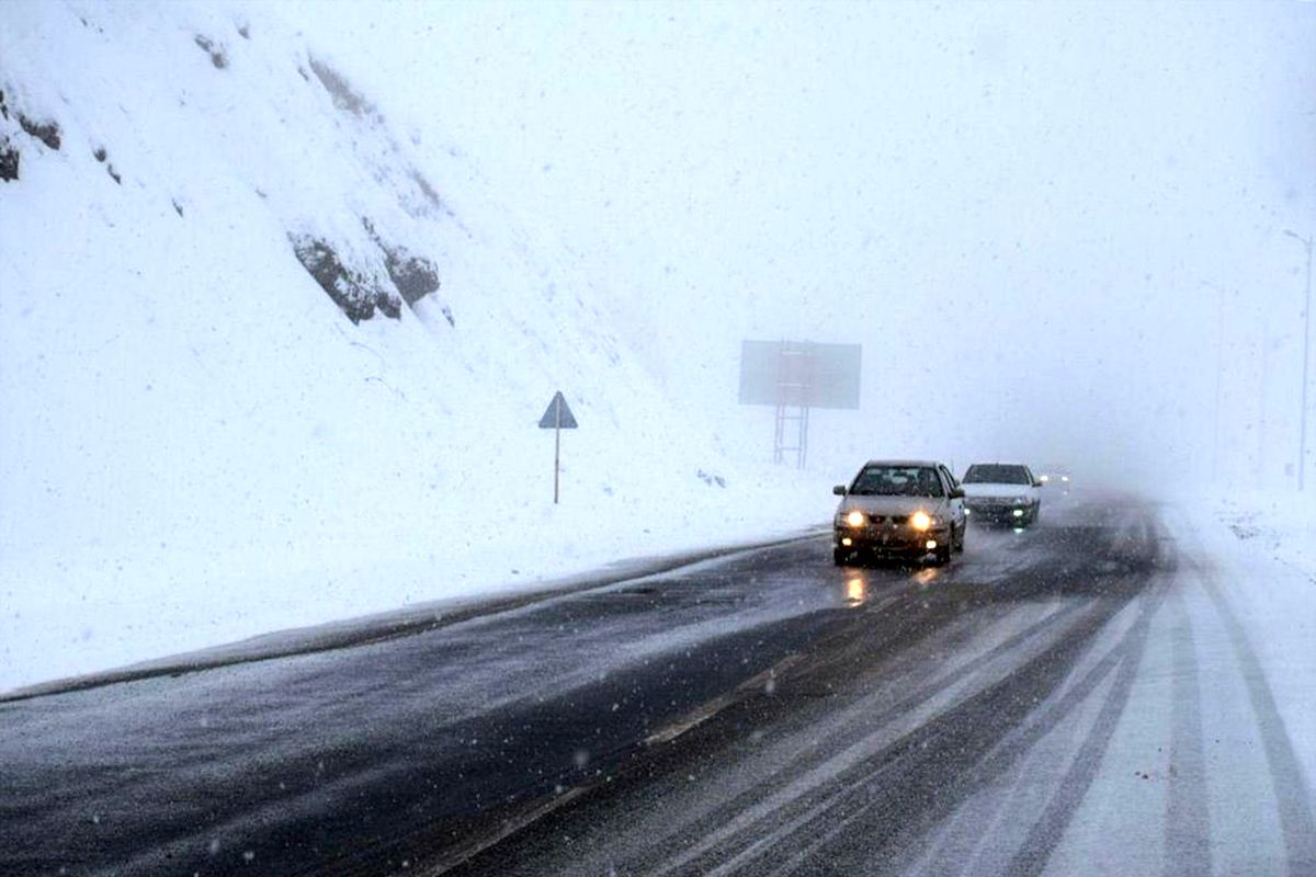 تردد در جاده های شمالی سمنان فقط با زنجیر چرخ