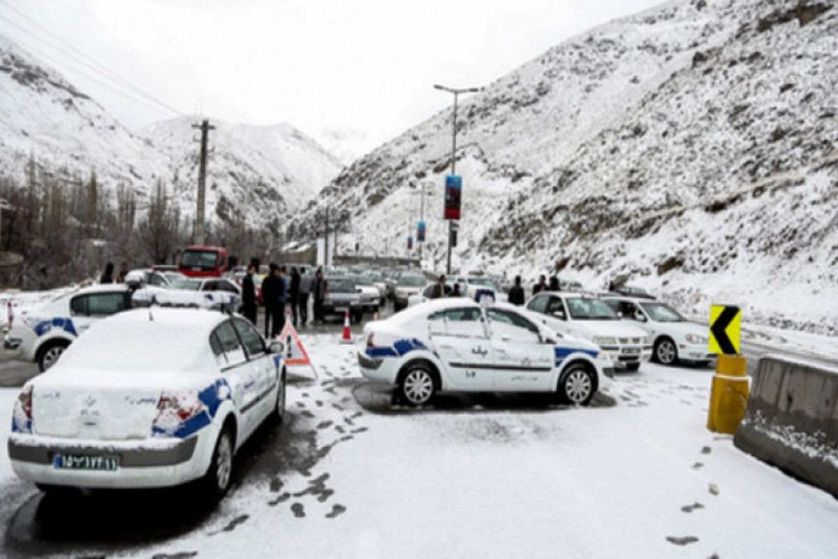 بارش برف و باران در بیشتر جاده‌های کشور