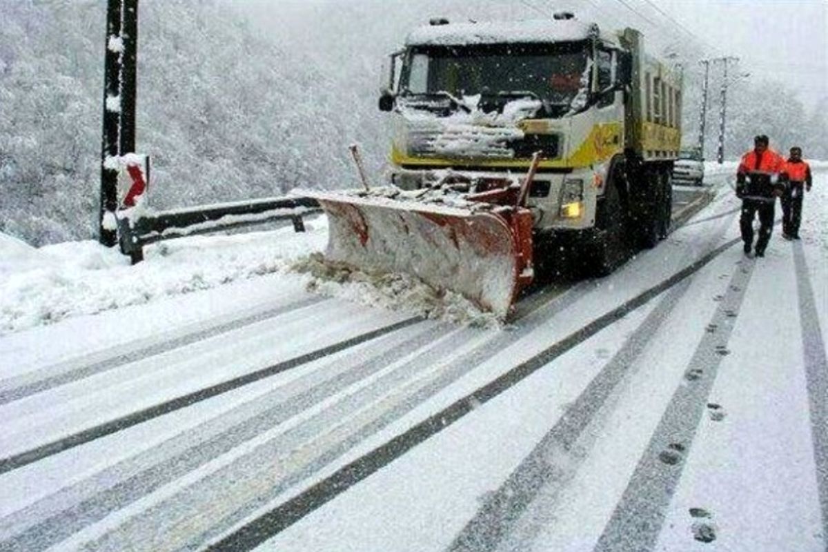 بسته شدن راه ۱۲۰ روستای آذربایجان شرقی بر اثر بارش سنگین برف